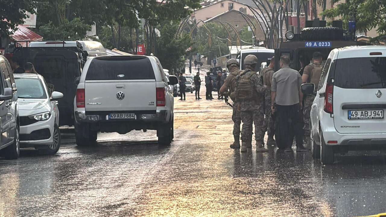 Önce kardeşini, sonra polisi vurdu! Dehşet operasyonla son buldu 4